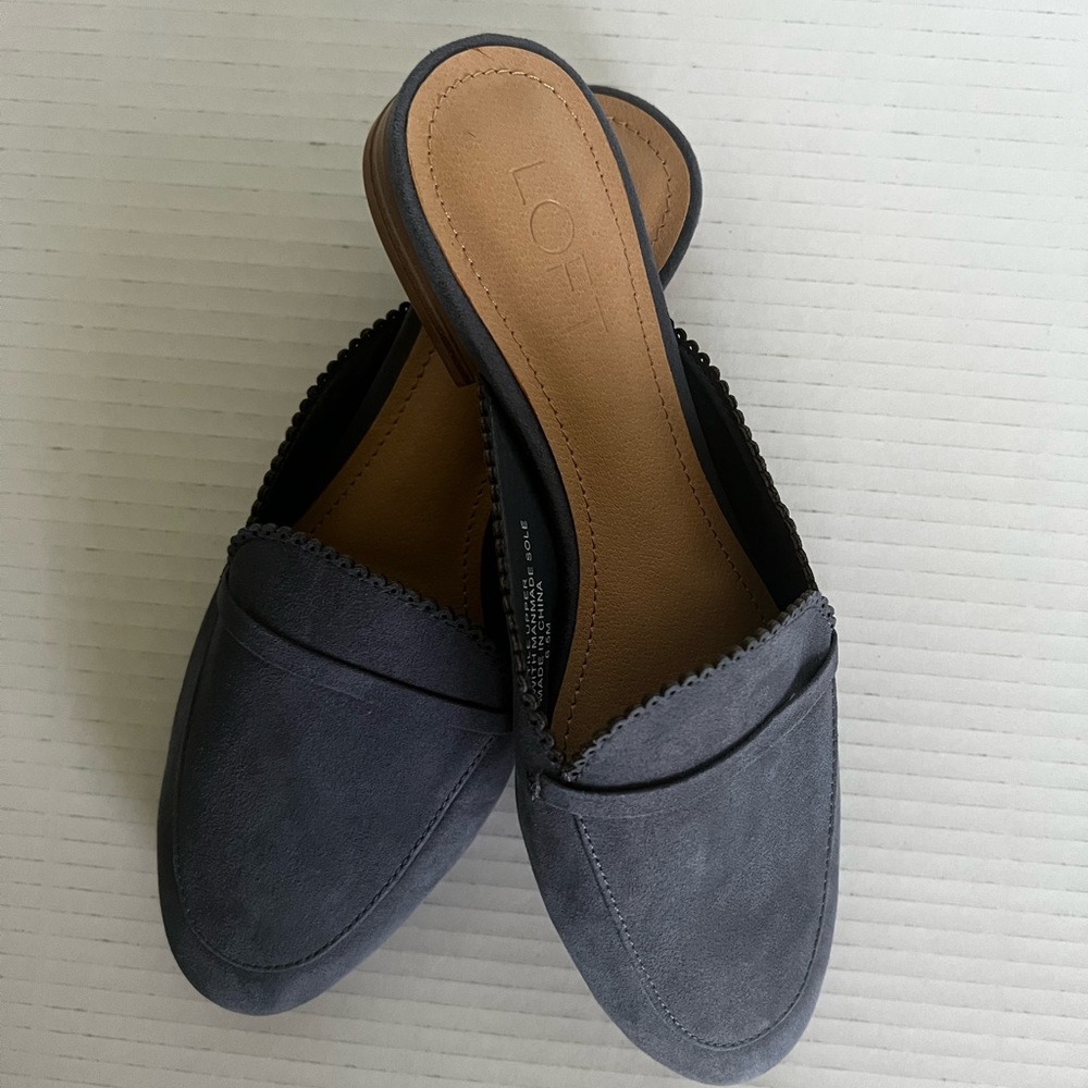New Loft blue scalloped loafer slides 💘